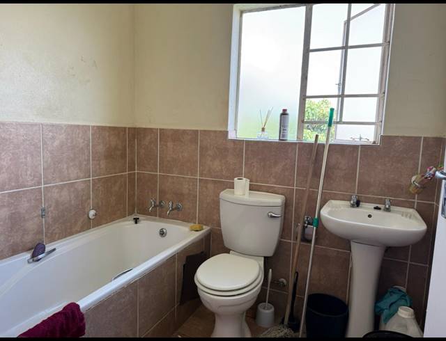 2 BEDROOM APARTMENT FOR SALE IN RUSTENBURG CENTRAL